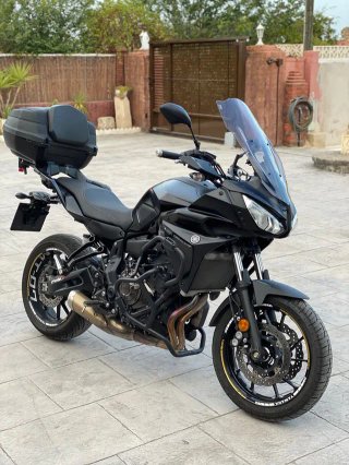 Yamaha Tracer 700 Negra