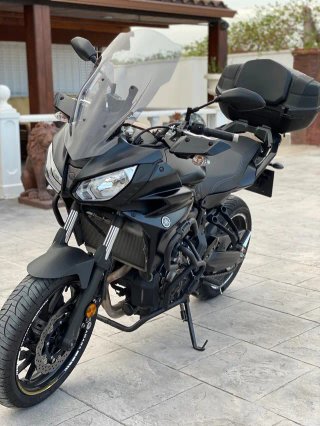 Yamaha Tracer 700 Negra