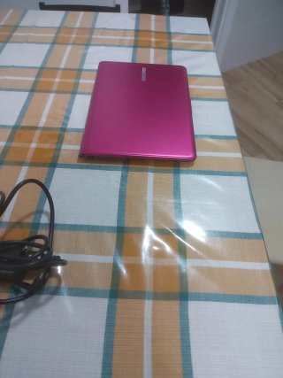 Portátil Samsung. Modelo 530U .  i3.