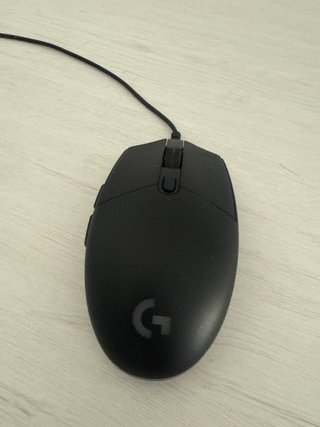 Monitor AOC 165Hz + Ratón Logitech