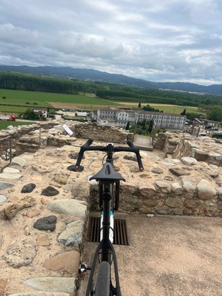 Bicicleta Gravel Cannondale in Nero, Pronta per le Avventure