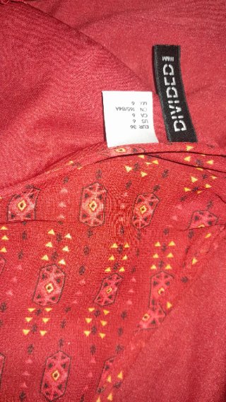 Vestido H&M tono burdeos estampado
