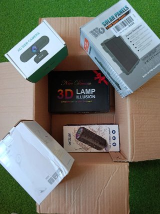 Lote de altavoz, web cam, lámpara, panel solar...