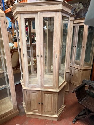Vitrina Colonial Decape Madera y Cristal