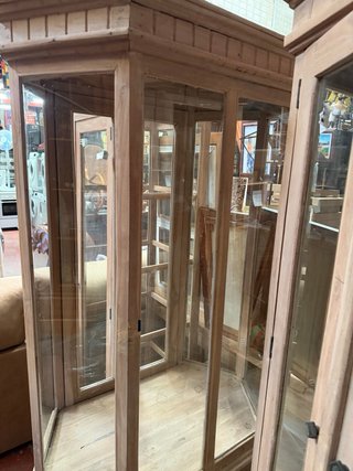 Vitrina Colonial Decape Madera y Cristal