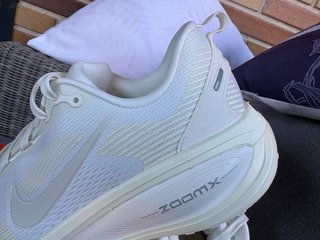 Zapatillas Nike Vomero 18 Talla 42