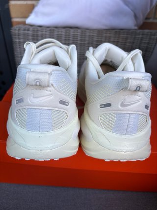 Zapatillas Nike Vomero 18 Talla 42