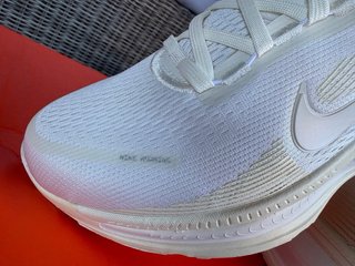 Zapatillas Nike Vomero 18 Talla 42