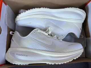 Zapatillas Nike Vomero 18 Talla 42