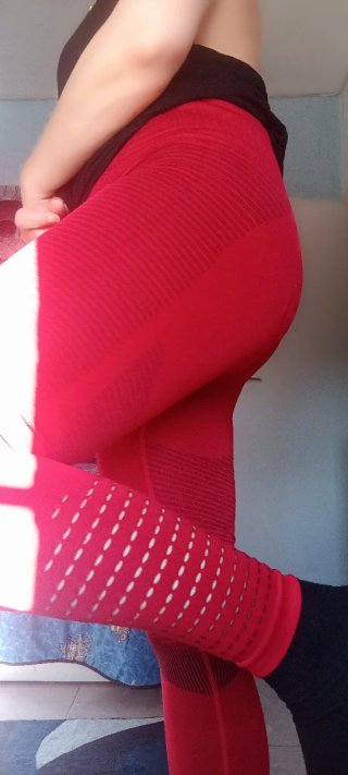 Varios leggins deportivos de mujer