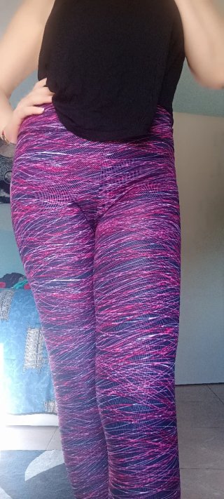 Varios leggins deportivos de mujer