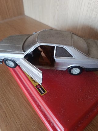 Coche de colección Mercedes-Benz 500 SEC