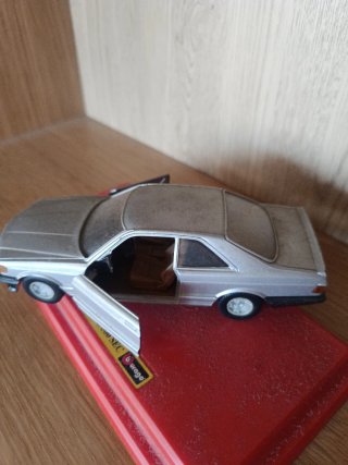 Coche de colección Mercedes-Benz 500 SEC