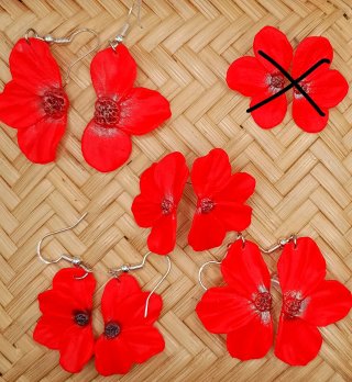 Pendientes hechos a mano. Rayos. Flores. Nuevos