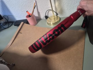 Pala de pádel Wilson roja