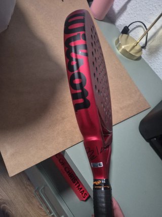 Pala de pádel Wilson roja