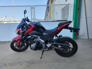 Kawasaki Z900 A2 Naked Roja Negra