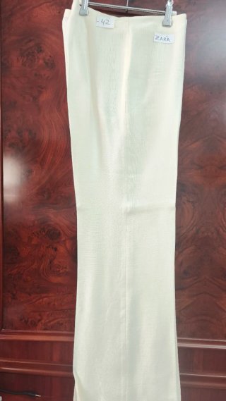 Traje pantalón Zara beige talla 42