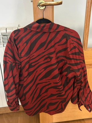 Cazadora Zara Animal Print Talla S