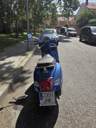 Vespa GTS 300 Azul
