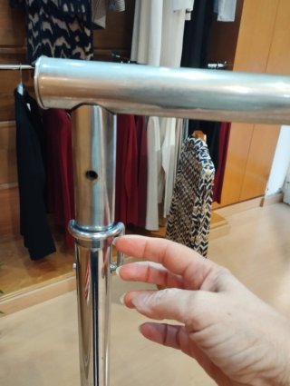 Burra tienda metal con ruedas