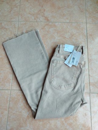 Pantalón flare beige Mango mujer