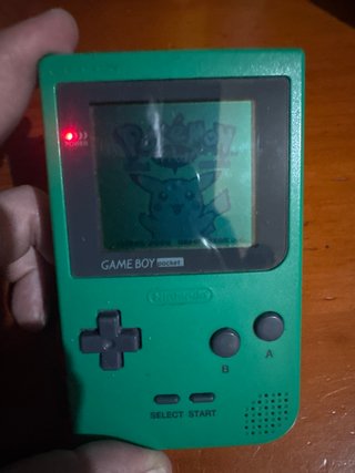 Game Boy Pocket + Pokémon Amarillo gb game boy