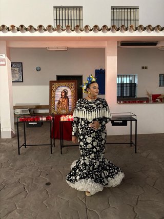 Traje de flamenca negro y blanco