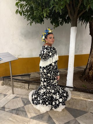 Traje de flamenca negro y blanco