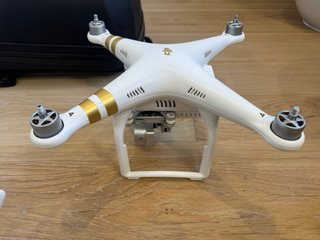 DJI Phantom 3 Professional 4K + mando + accesorios