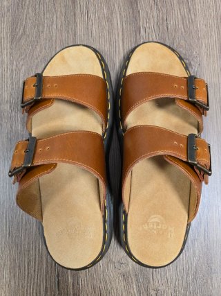 Sandalias Dr. Martens Josef Marrones