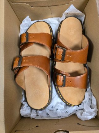 Sandalias Dr. Martens Josef Marrones