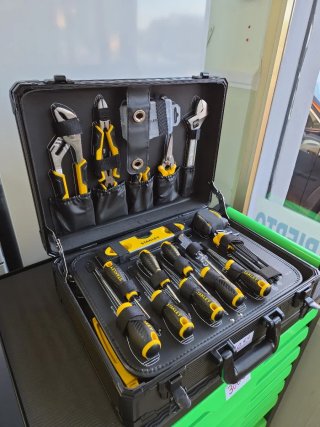 MALETÍN STANLEY 142 PIEZAS PROFESIONAL