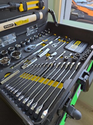 MALETÍN STANLEY 142 PIEZAS PROFESIONAL