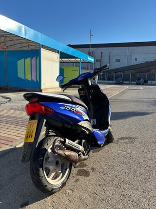 Yamaha Jog R Azul y Blanco