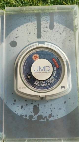 Metal Gear Solid Portable Ops + PSP