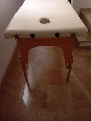 Cama de masaje portátil blanca