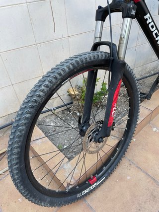 Bicicleta Rockrider Negra y Roja