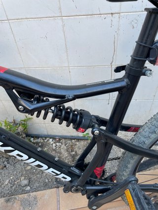 Bicicleta Rockrider Negra y Roja