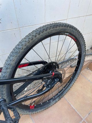 Bicicleta Rockrider Negra y Roja