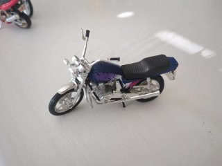 Miniatura Moto Blu e Viola
