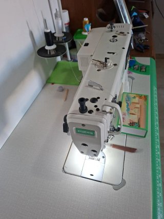 Máquina de coser industrial Zoje