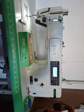 Máquina de coser industrial Zoje