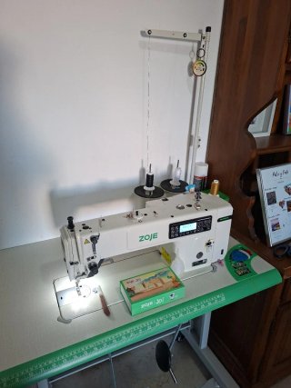 Máquina de coser industrial Zoje