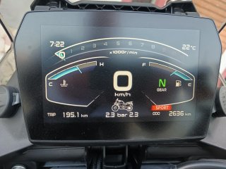 Voge 900DS Negra y Dorada