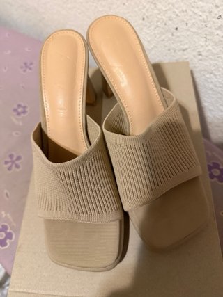 Sandalias de tacón beige