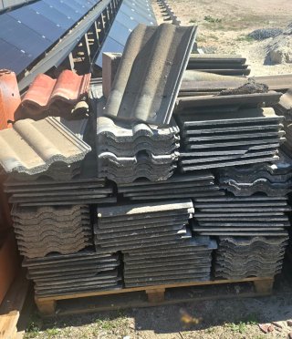Tejas de hormigón negras antiguas
