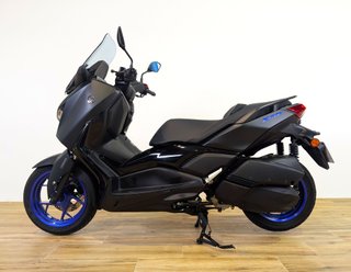 YAMAHA XMAX 300   (modelo actual) 2025