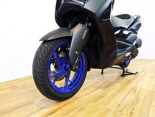 YAMAHA XMAX 300   (modelo actual) 2025