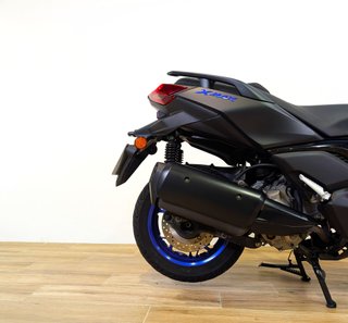 YAMAHA XMAX 300   (modelo actual) 2025